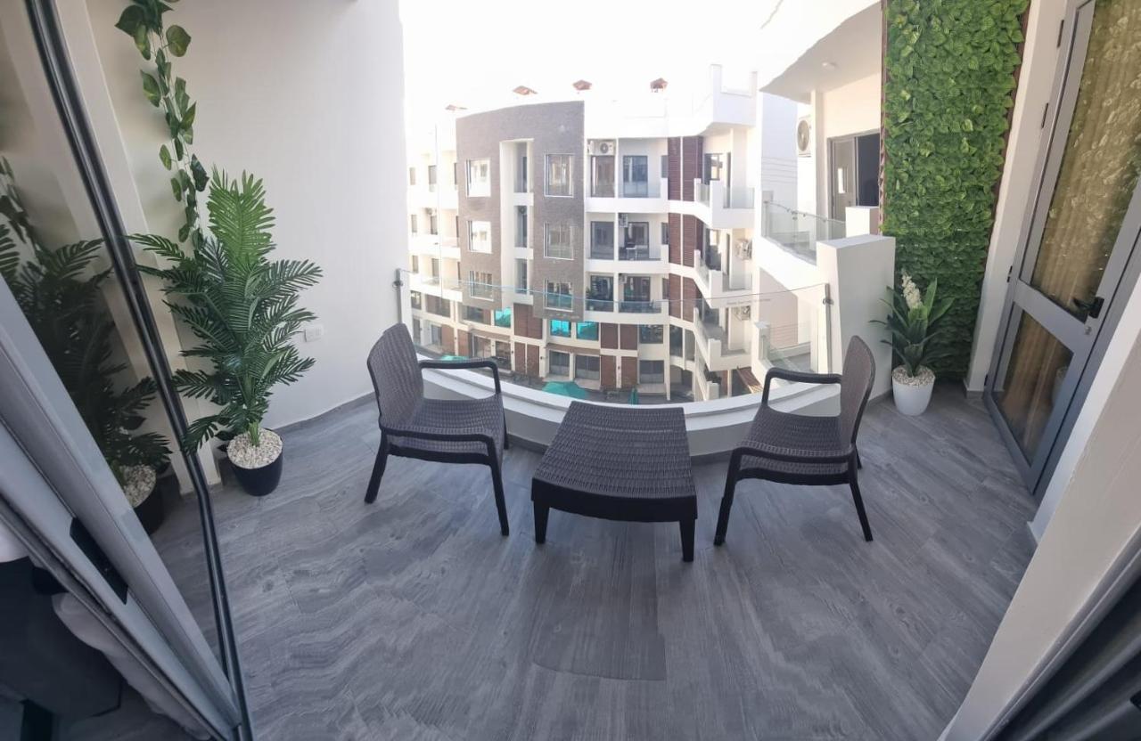 Sanctuary Sunlit Hurghada Haven With 4 Pools, Rooftop Sunsets & Gourmet Bites Steps Away Zewnętrze zdjęcie