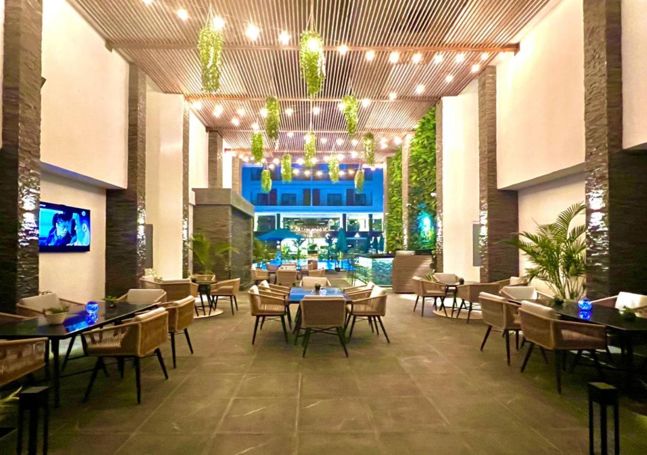 Sanctuary Sunlit Hurghada Haven With 4 Pools, Rooftop Sunsets & Gourmet Bites Steps Away Zewnętrze zdjęcie