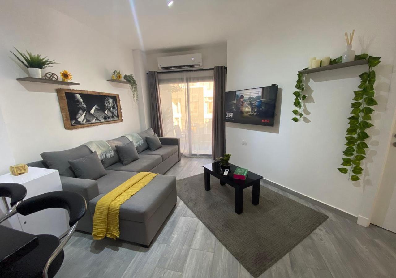 Sanctuary Sunlit Hurghada Haven With 4 Pools, Rooftop Sunsets & Gourmet Bites Steps Away Zewnętrze zdjęcie
